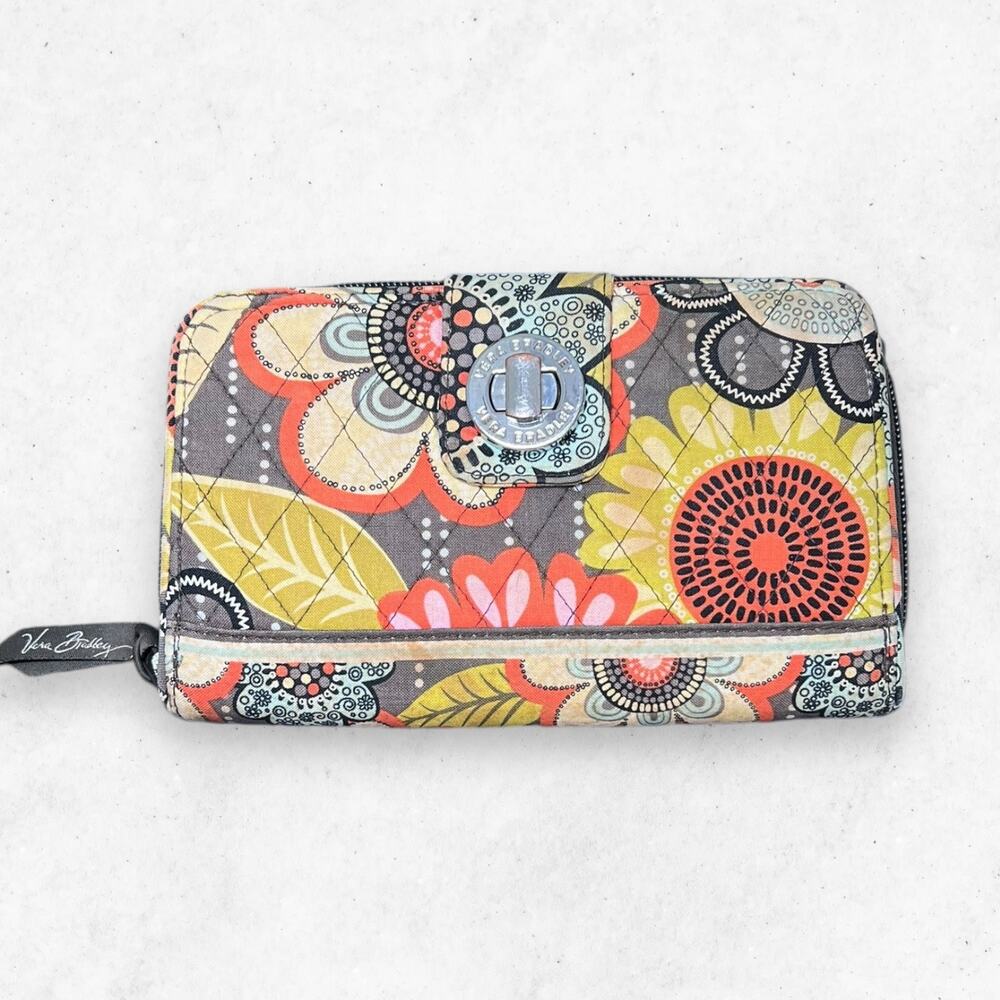 Vera Bradley Paisley Glenna Turn Lock Floral Clutch Wallet Bag‎ Purse Cottage